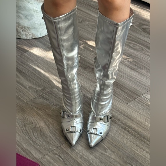 Metallic Silver Knee-High Boots with buckles– Futuristic Pointed Toe Heels 8
